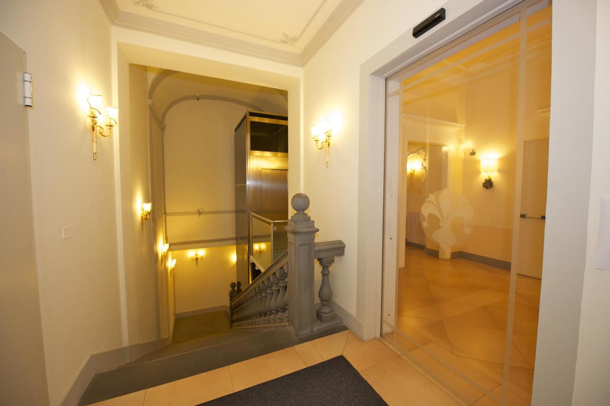 Hotel California 4*